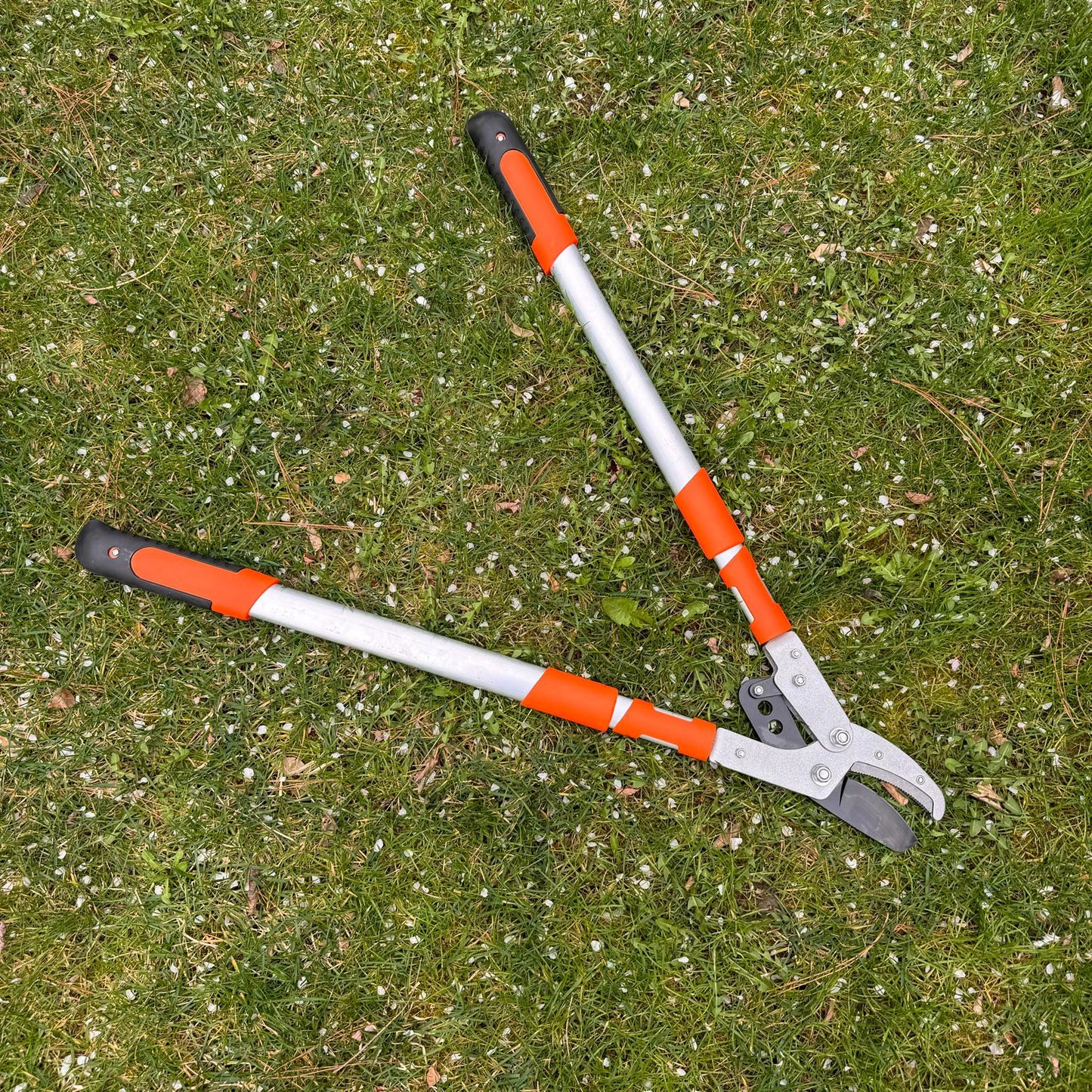 Foarfeca extensibila pentru taiat crengi groase, max 50 mm, 68-104cm, manere cauciuc, aluminiu, portocaliu