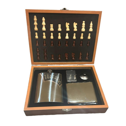 Set de sah, plosca, brichetara, tabachera si palnie