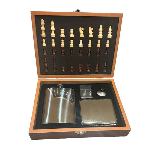 Set de sah, plosca, brichetara, tabachera si palnie