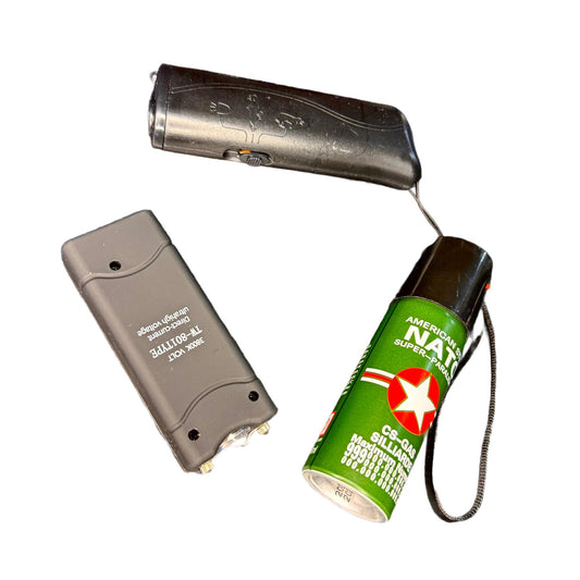 Set autoaparare camping format din mini-electrosoc, spray 60 ml si aparat impotriva cainilor agresivi